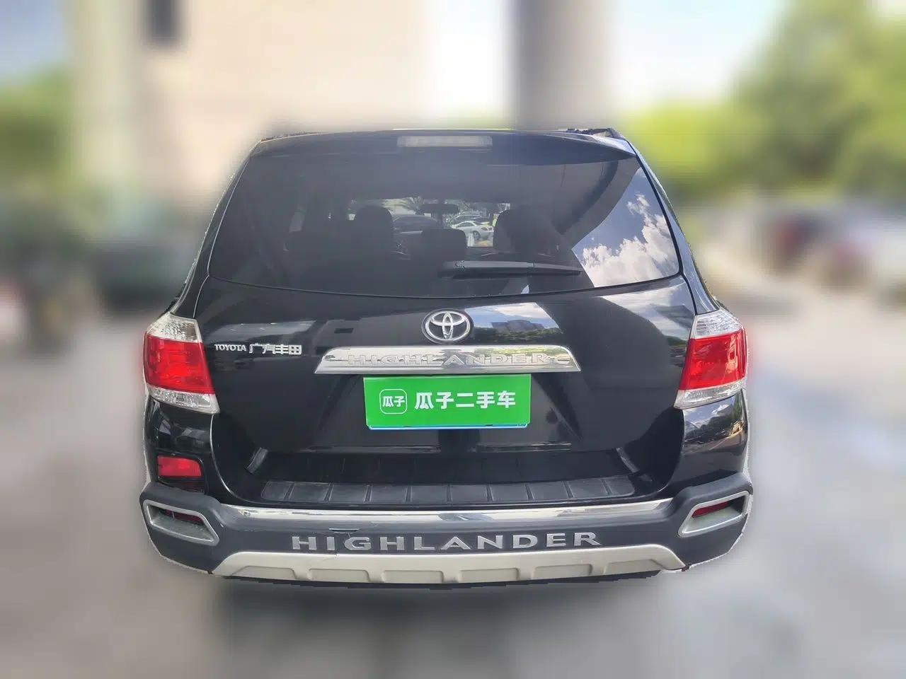 Toyota Highlander 2012 2.7L Two-Wheel Drive 7-Seater Luxury Edition — миниатюра 5