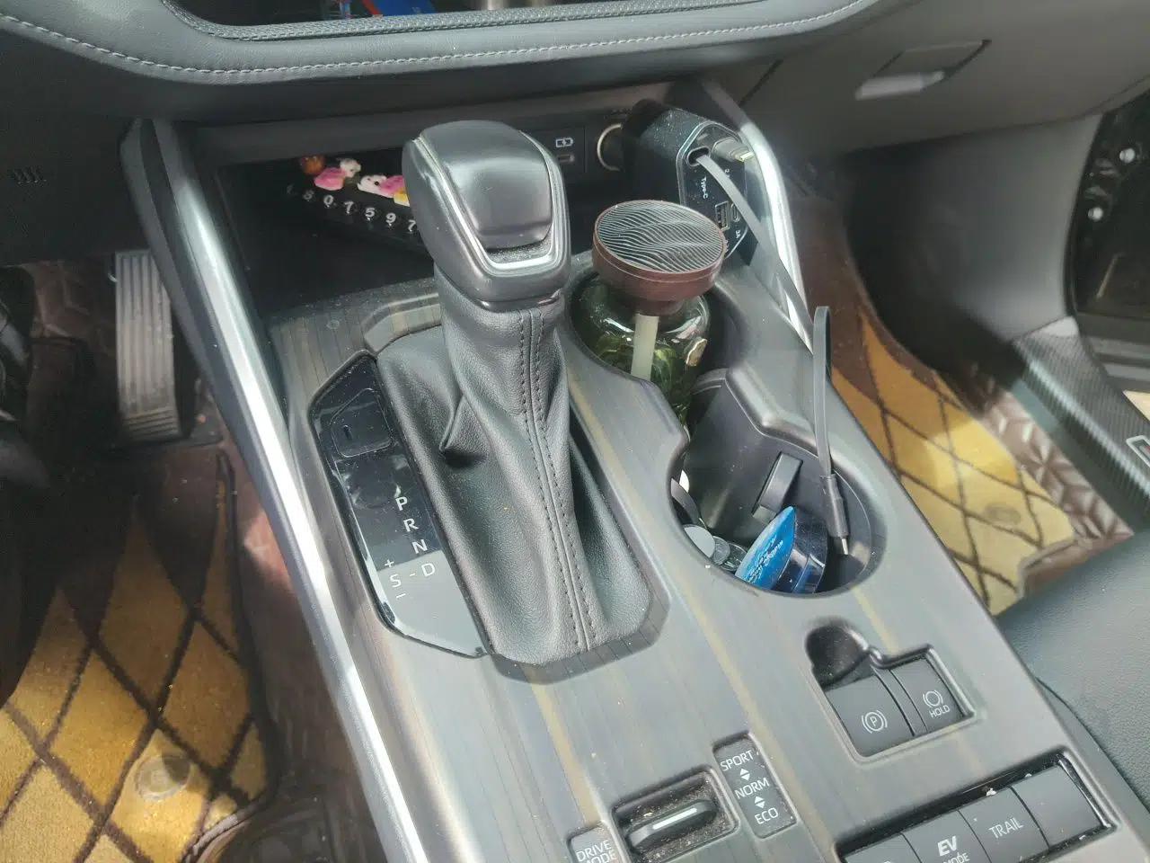 Toyota Highlander 2022 Dual-Engine 2.5L Four-Wheel Drive Prestige Version 7 Seats — миниатюра 14