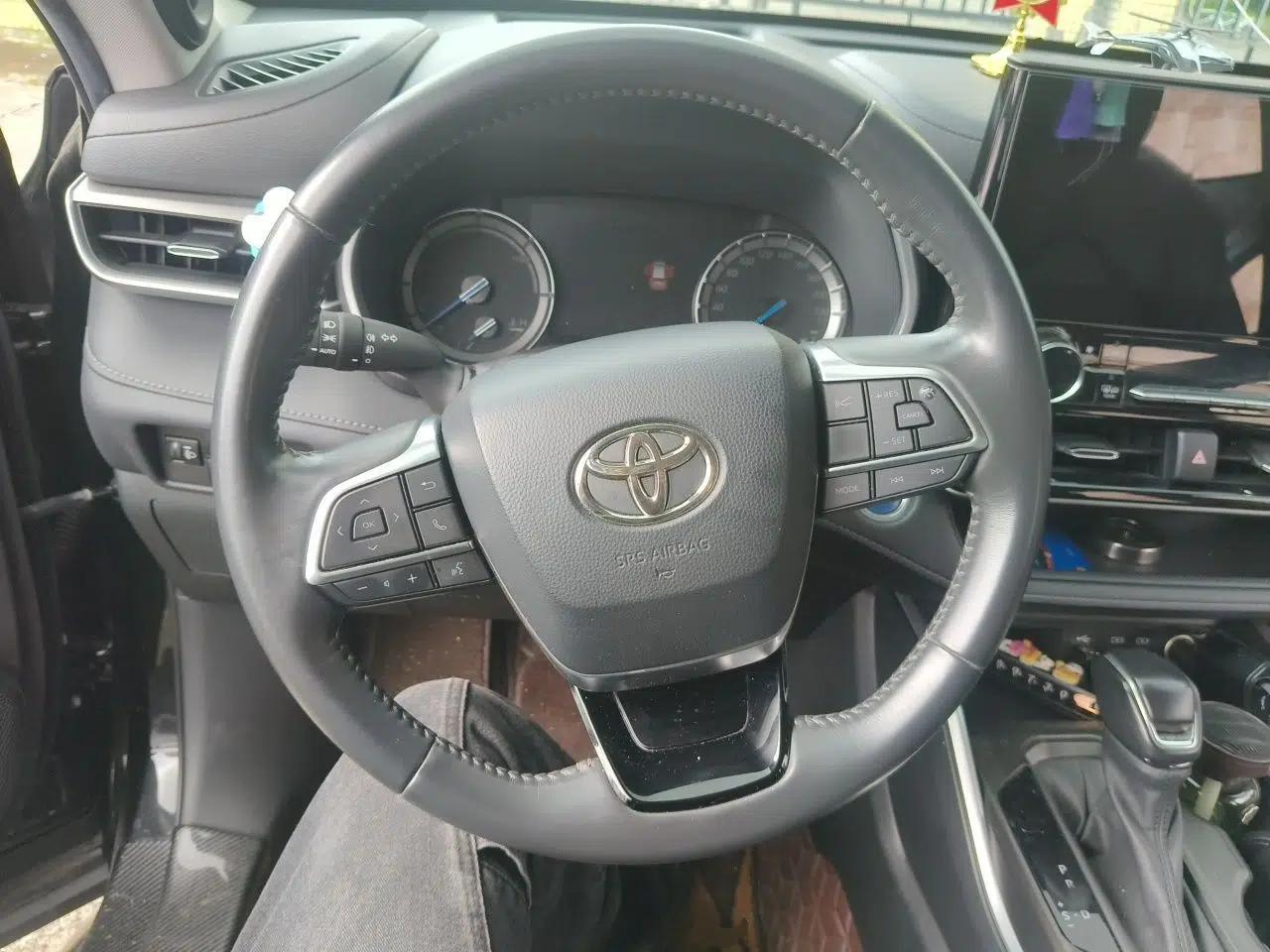Toyota Highlander 2022 Dual-Engine 2.5L Four-Wheel Drive Prestige Version 7 Seats — миниатюра 10