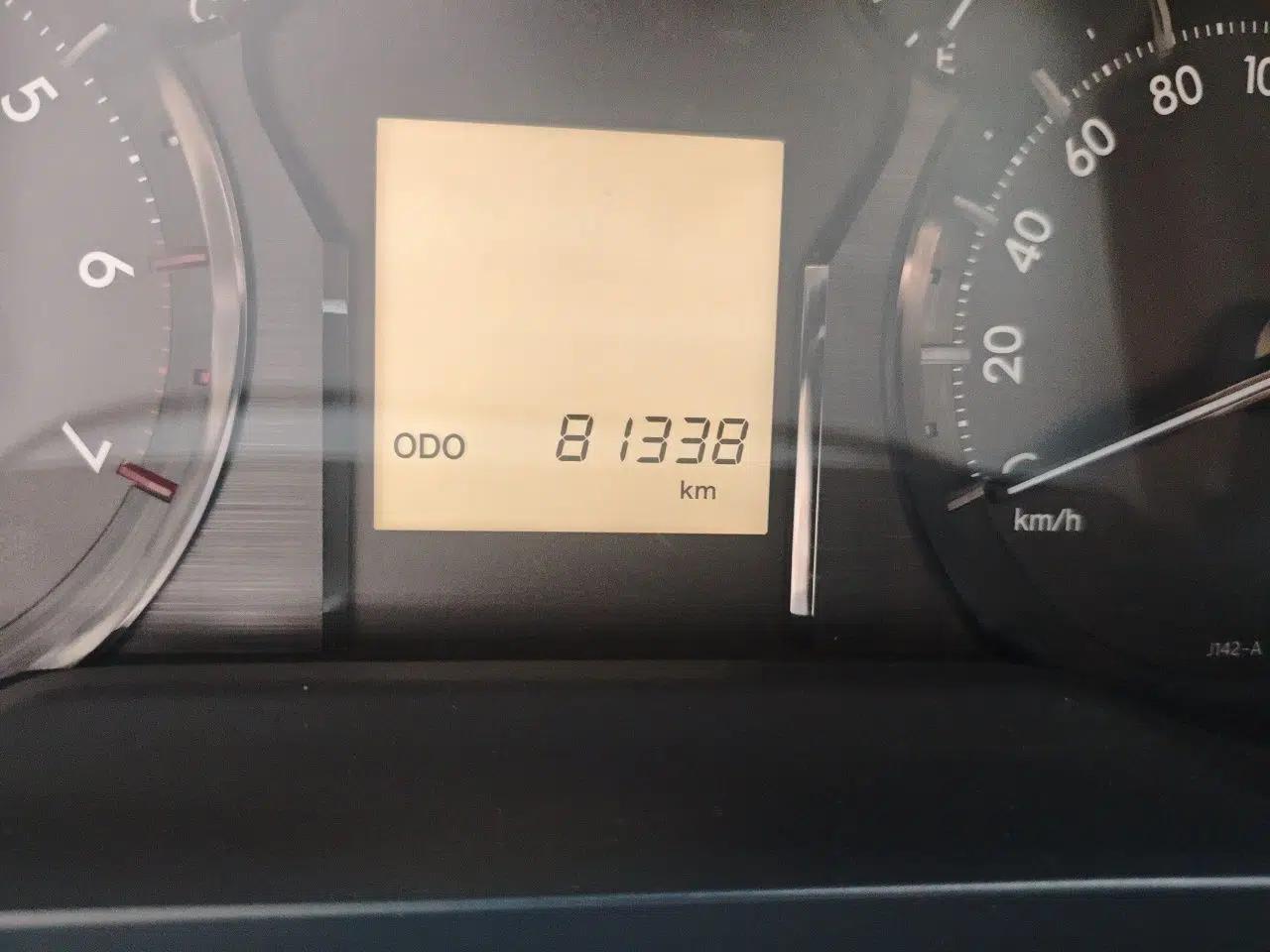 Toyota Prado Toyota Prado 2018, 4.0L Automatic, 7-Seater (Parallel Import), Middle East Specification — миниатюра 12