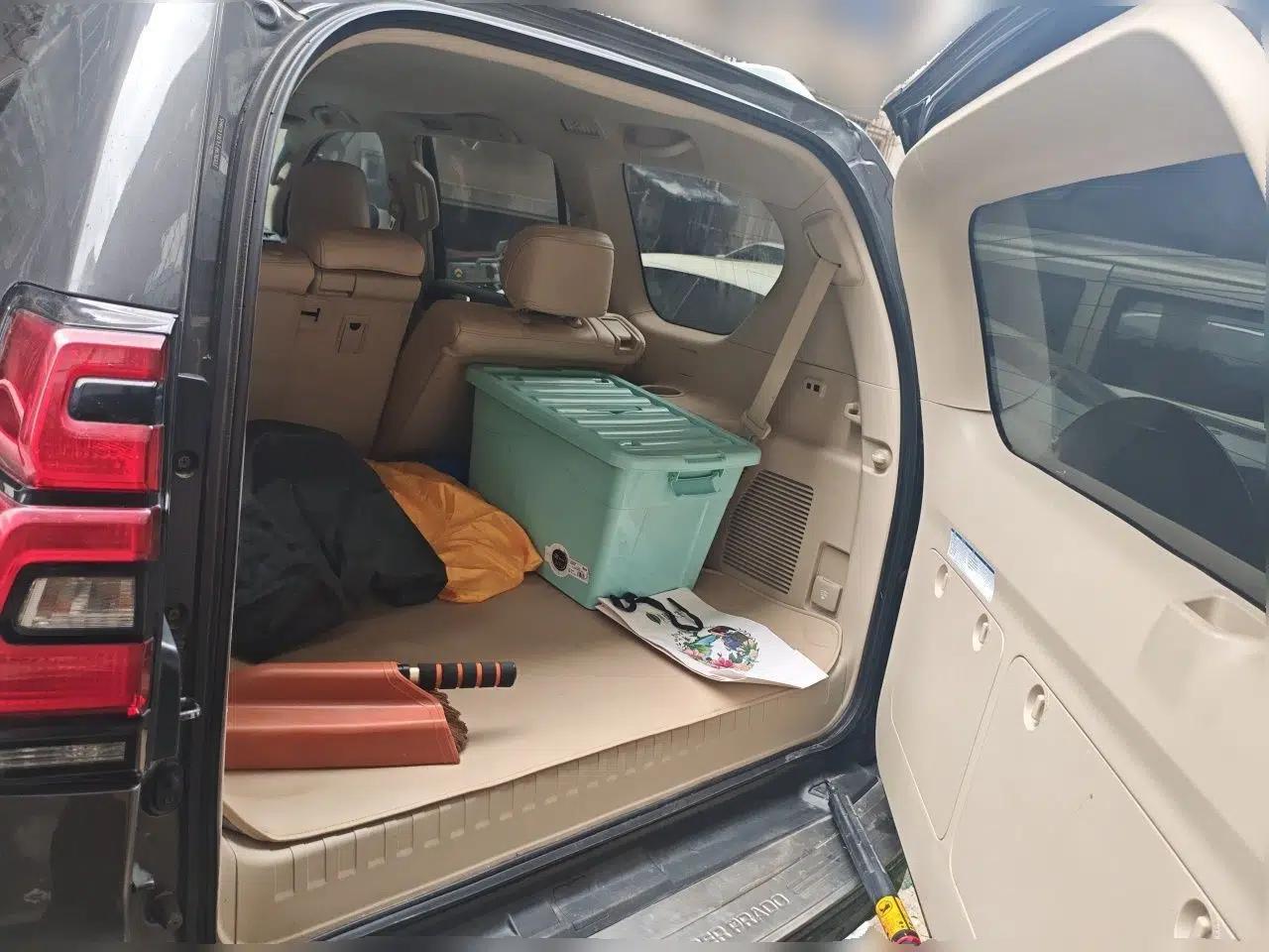 Toyota Prado Toyota Prado 2018, 4.0L Automatic, 7-Seater (Parallel Import), Middle East Specification — миниатюра 19