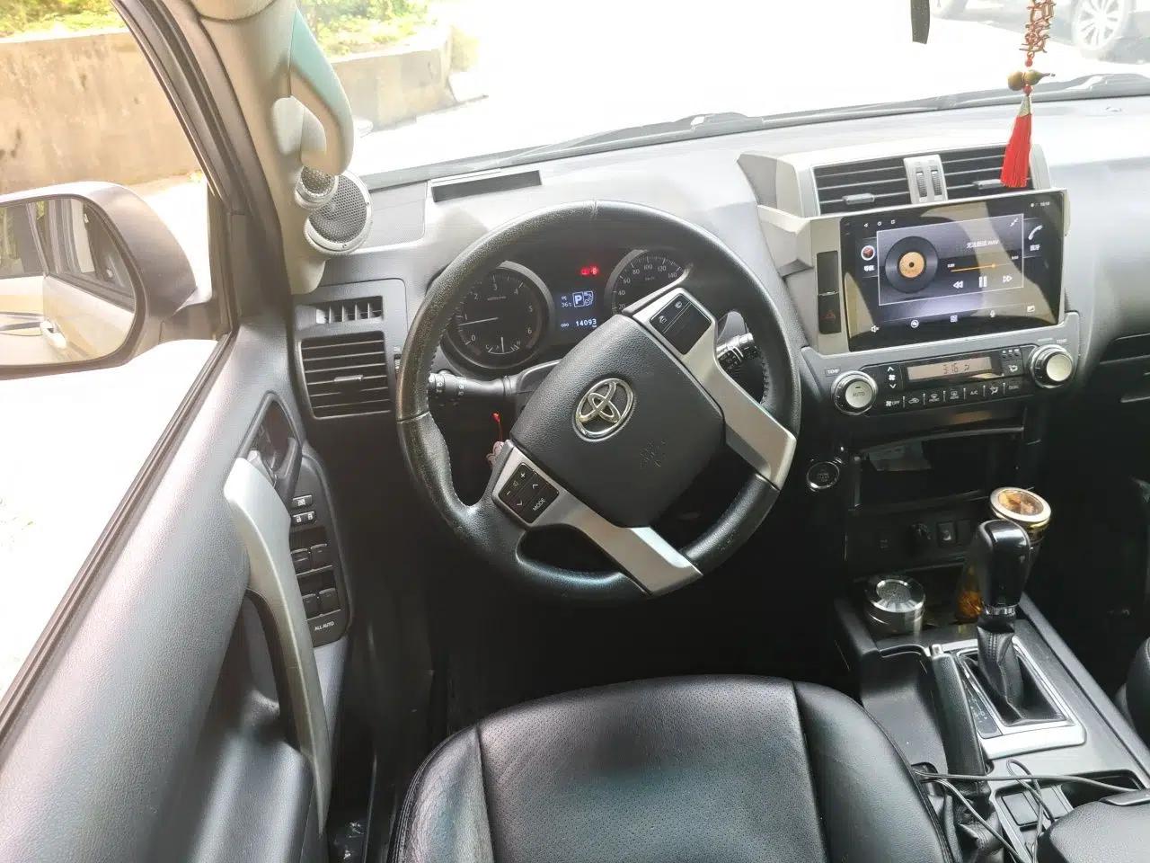 Toyota Prado Toyota Prado 2.8T diesel, 5 seats, with sunroof — миниатюра 10