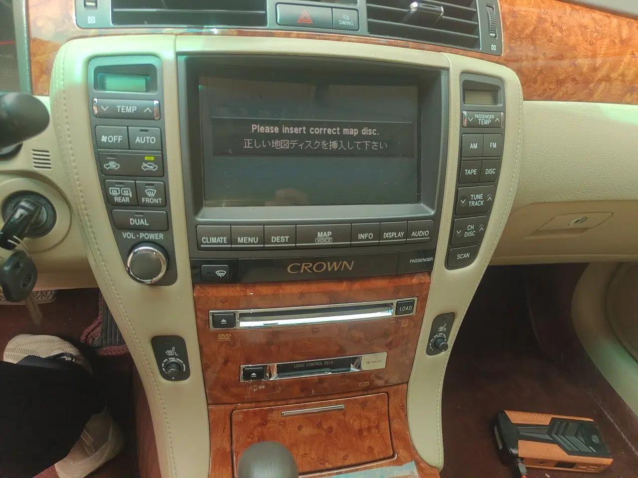 Toyota Crown 2007 2.5L Royal Navigation Edition — миниатюра 13