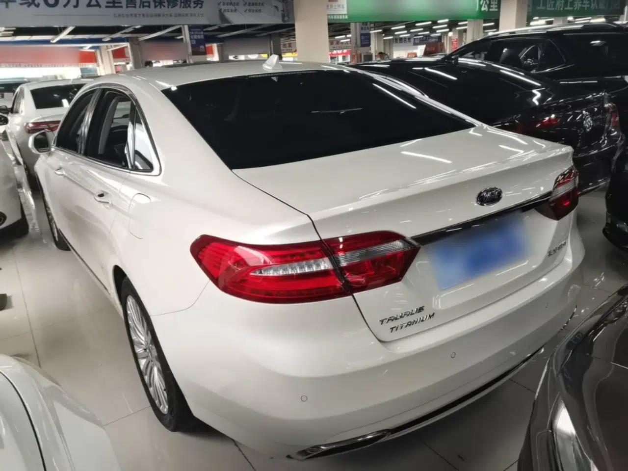 Ford Taurus 2018 EcoBoost 245 Premier Edition China V Standard — миниатюра 4