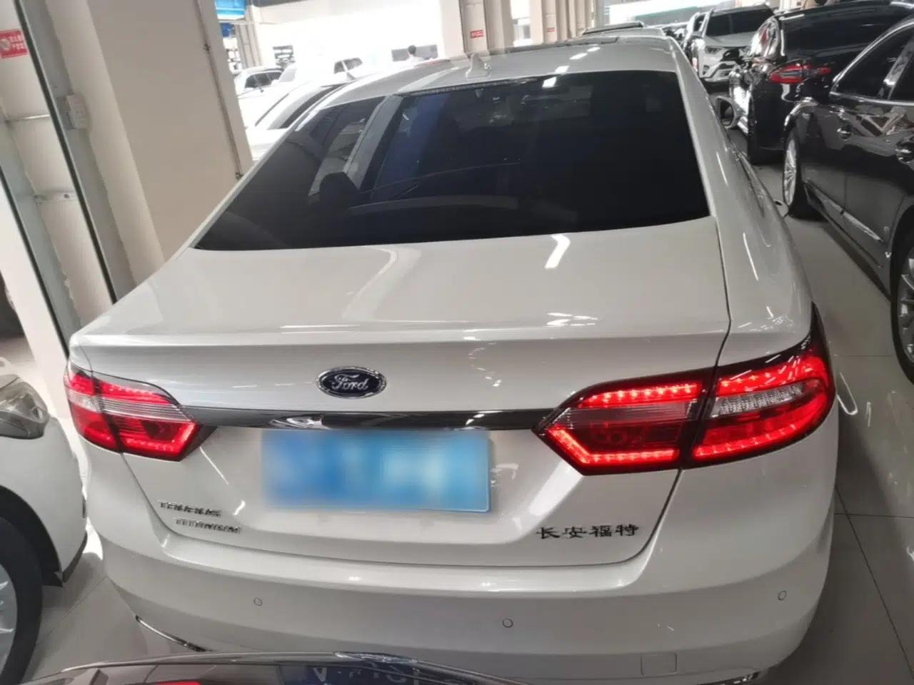 Ford Taurus 2018 EcoBoost 245 Premier Edition China V Standard — миниатюра 5