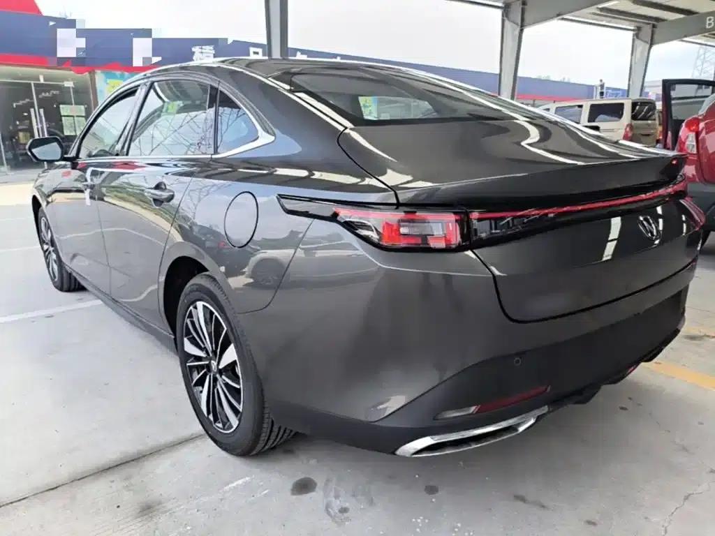 Changan Eado PHEV 2025 Smart Blue Whale 145KM Battleship Edition — миниатюра 5