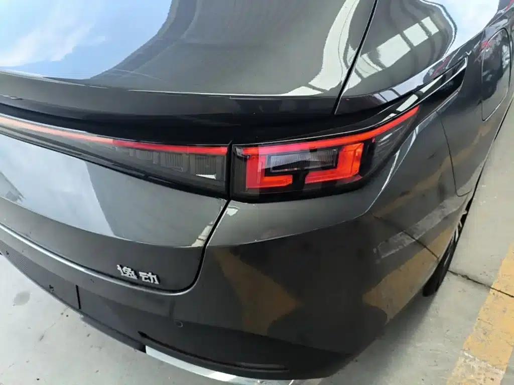Changan Eado PHEV 2025 Smart Blue Whale 145KM Battleship Edition — миниатюра 8
