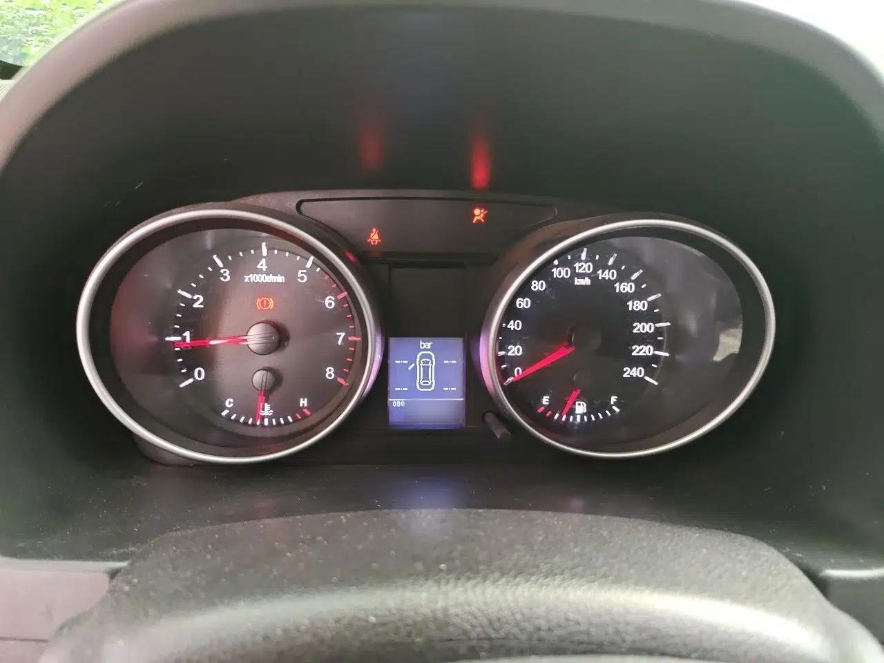 Haval H6 2013 Sports Edition 1.5T Manual Two-Wheel Drive Elite Model — миниатюра 10