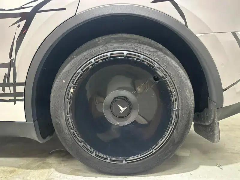 Model Y 2023 Rear-Wheel Drive — миниатюра 9