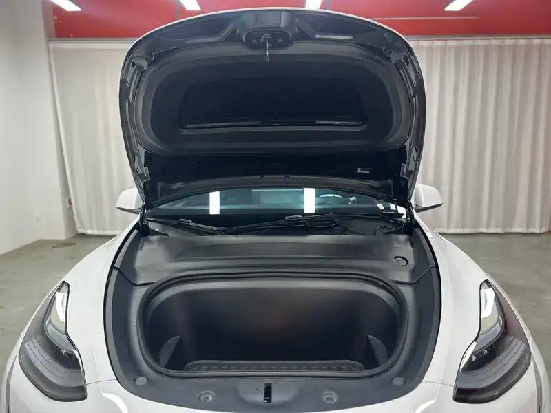 Model Y 2023 Rear-Wheel Drive — миниатюра 10