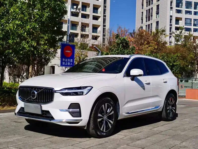 2023 Volvo XC60 B5 AWD Inscription Luxury Edition — миниатюра 1
