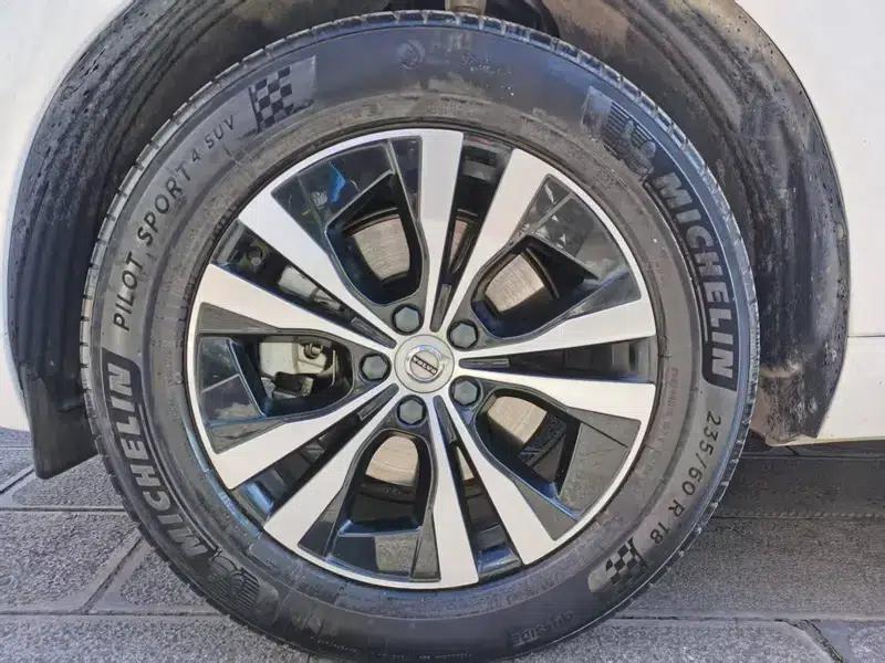 2023 Volvo XC60 B5 AWD Inscription Luxury Edition — миниатюра 11
