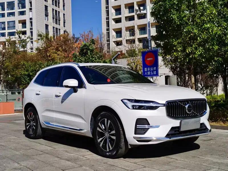 2023 Volvo XC60 B5 AWD Inscription Luxury Edition — миниатюра 3