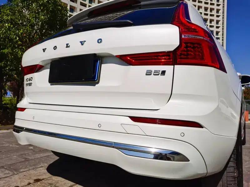 2023 Volvo XC60 B5 AWD Inscription Luxury Edition — миниатюра 6
