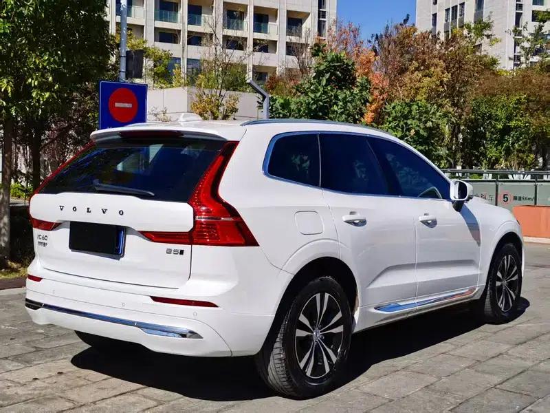 2023 Volvo XC60 B5 AWD Inscription Luxury Edition — миниатюра 7
