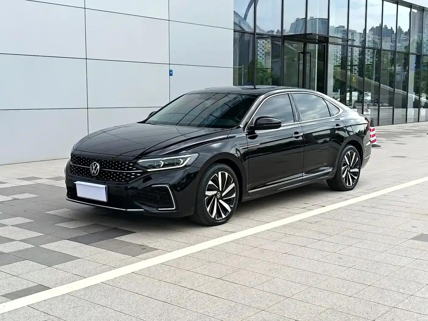 2022 Volkswagen Passat 330TSI Starry Sky Luxury Edition — миниатюра 1
