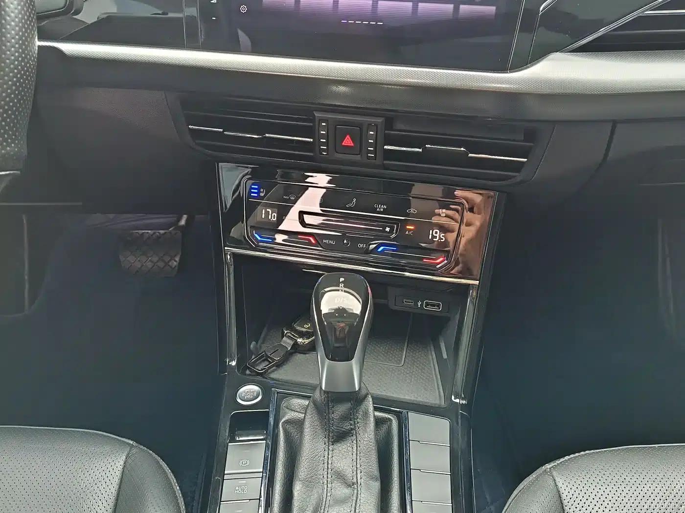 2022 Volkswagen Passat 330TSI Starry Sky Luxury Edition — миниатюра 18