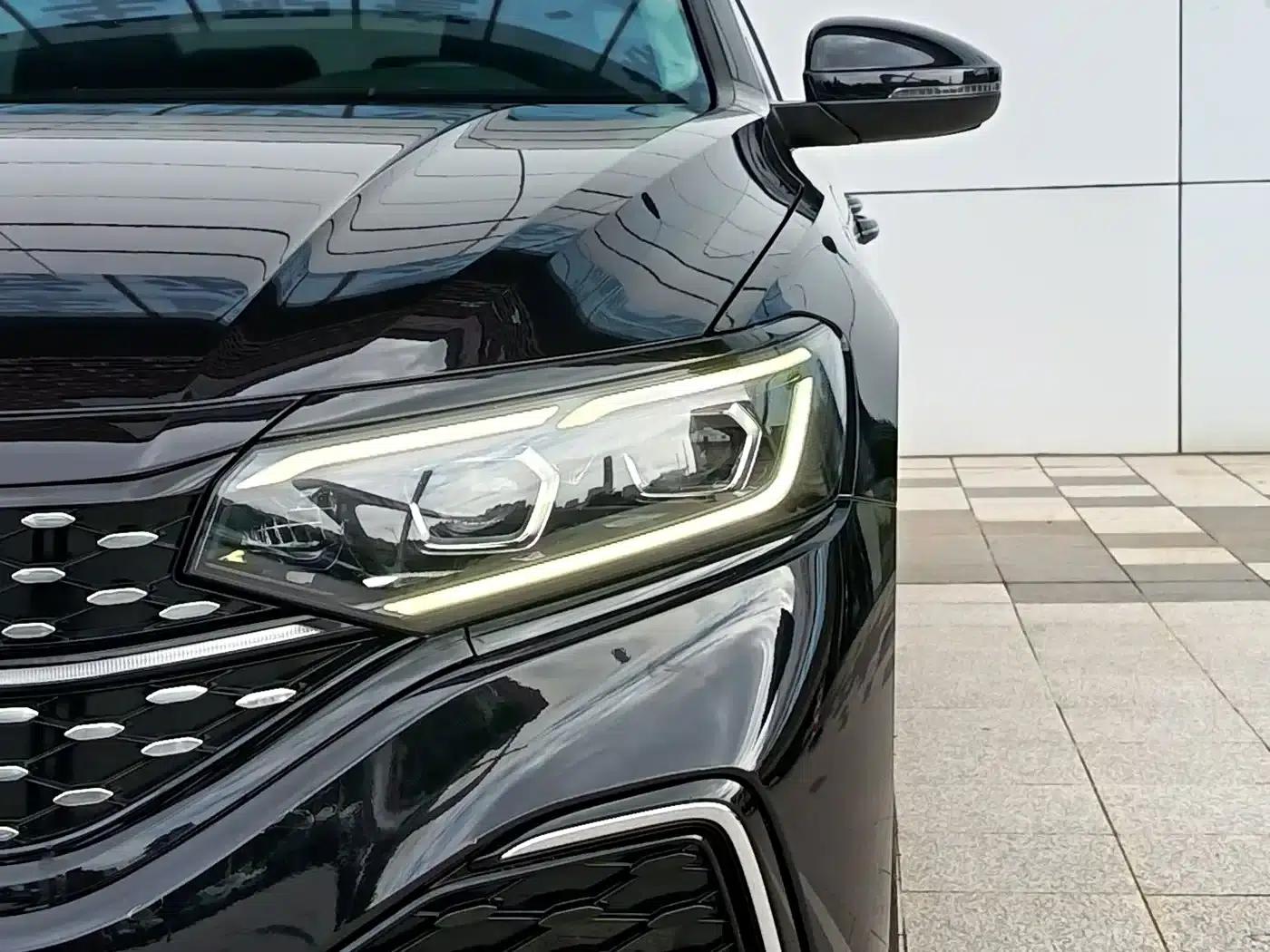 2022 Volkswagen Passat 330TSI Starry Sky Luxury Edition — миниатюра 21