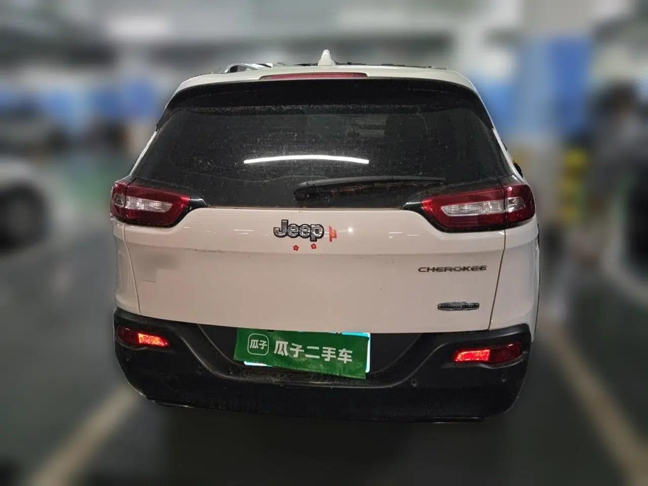Jeep Cherokee 2016 2.4L Leading Edition — миниатюра 5