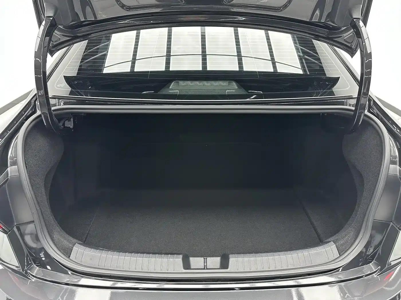 2023 Volkswagen Sagitar 280TSI DSG Super Edition — миниатюра 17