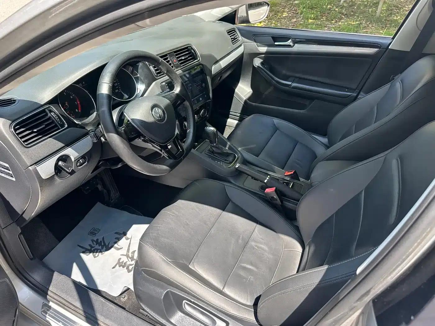 2015 Volkswagen Sagitar 230TSI Automatic Comfort Model — миниатюра 9