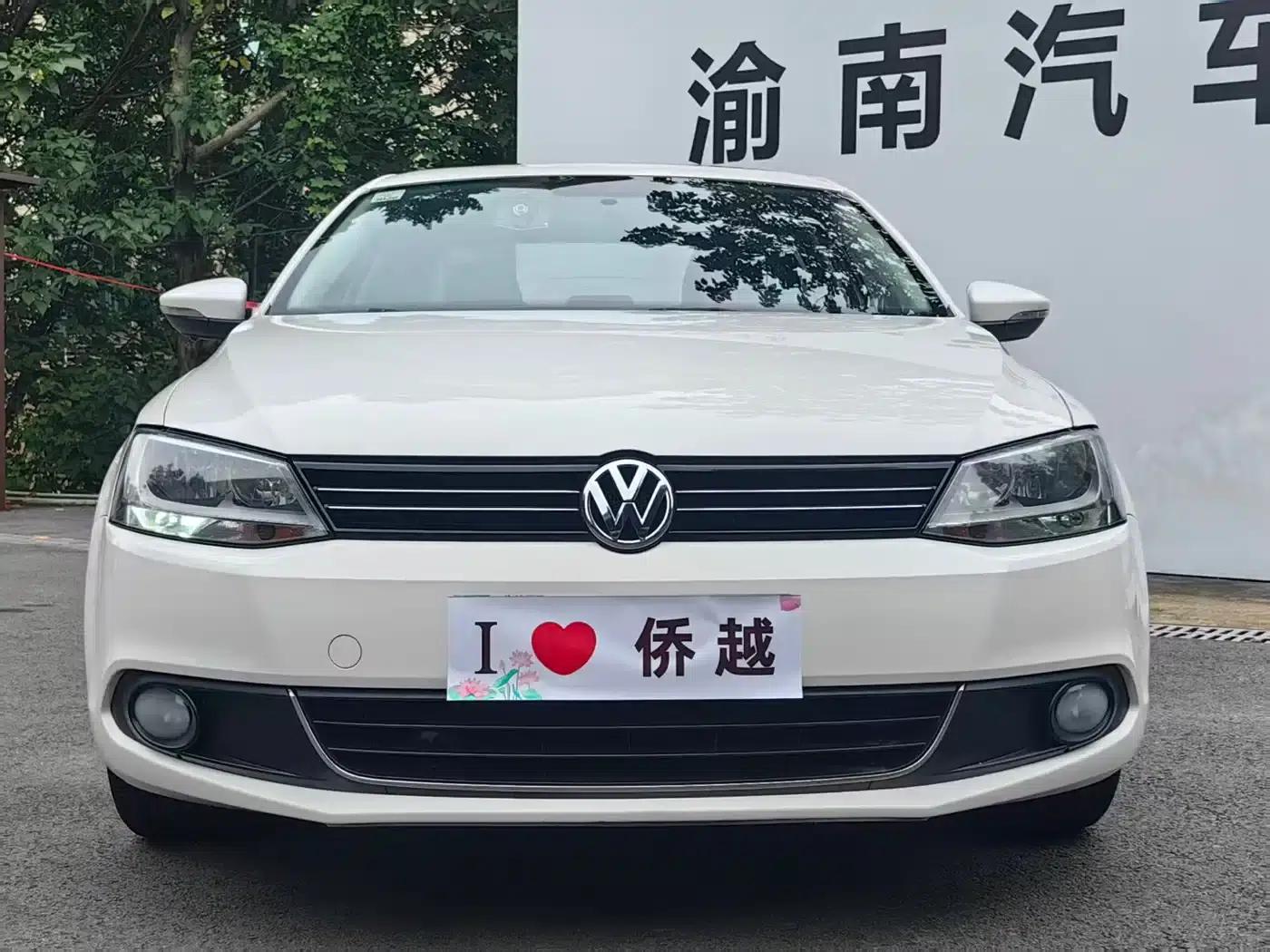 2014 Volkswagen Sagitar Facelift 1.6L Automatic Comfort Model — миниатюра 2