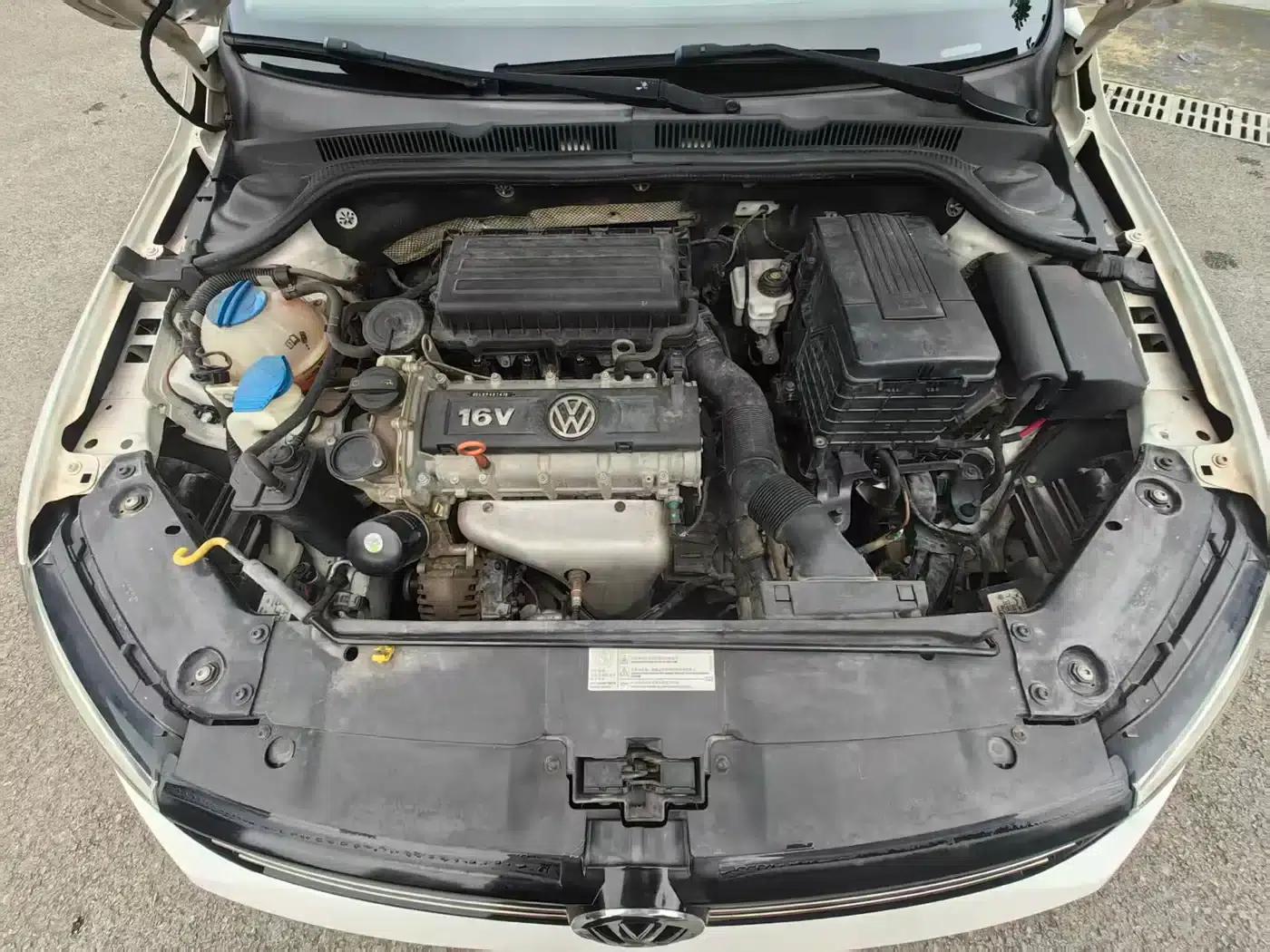 2014 Volkswagen Sagitar Facelift 1.6L Automatic Comfort Model — миниатюра 10