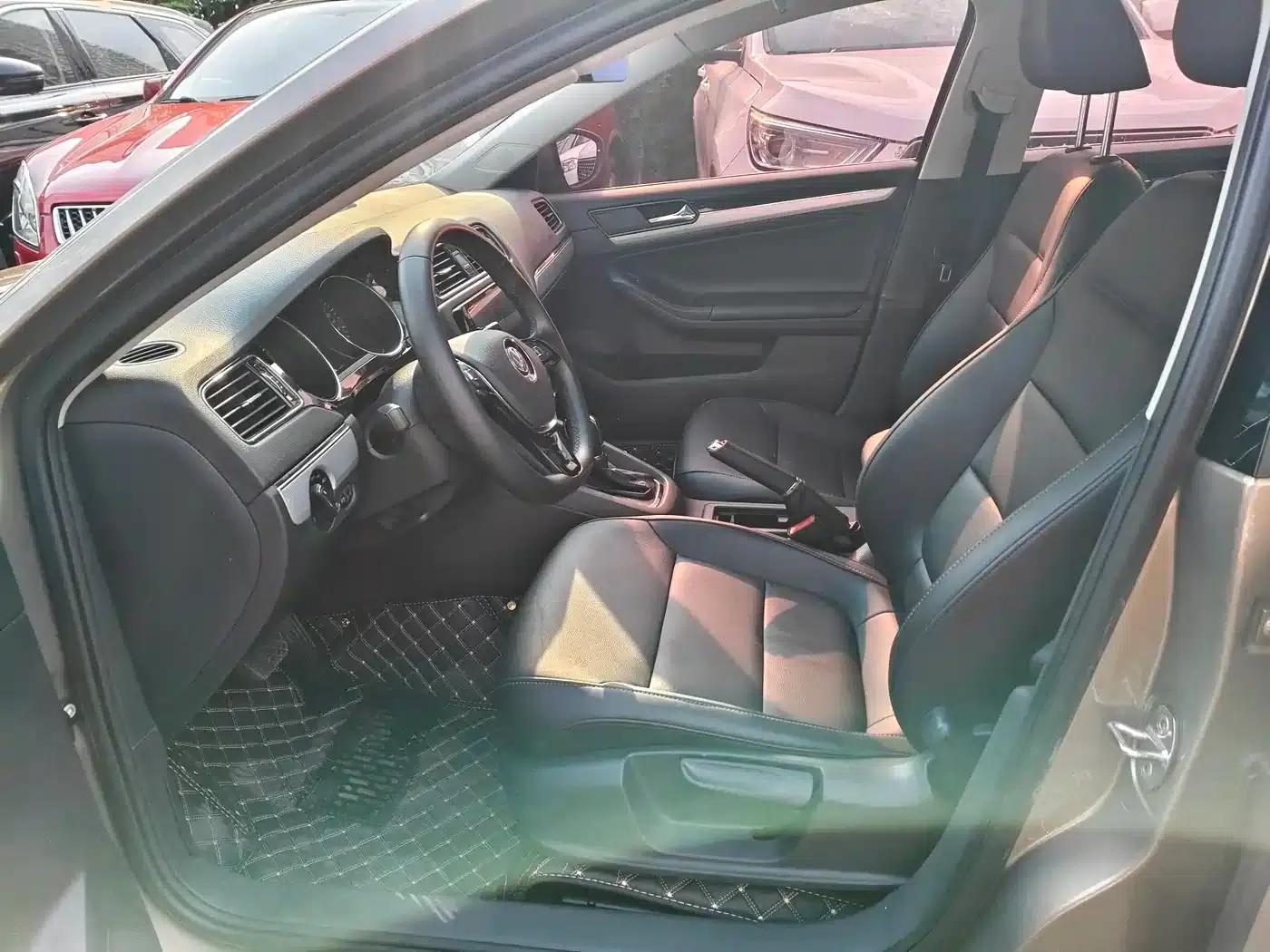 2018 Volkswagen Sagitar 1.6L Automatic Comfort Model — миниатюра 3