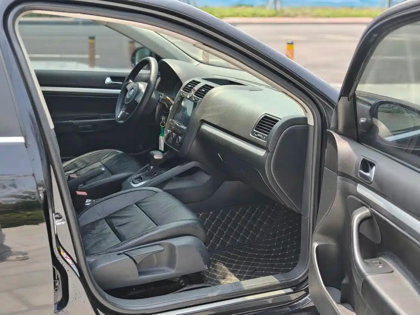 2011 Volkswagen Sagitar 1.6L Automatic Fashion Edition — миниатюра 7