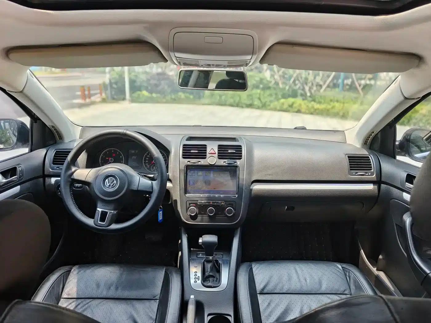 2011 Volkswagen Sagitar 1.6L Automatic Fashion Edition — миниатюра 9