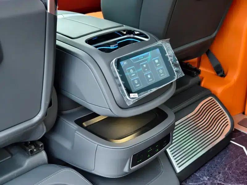 2018 Nissan Vito 2.0T Business Edition 7-seater (China VI Emission Standard) — миниатюра 11