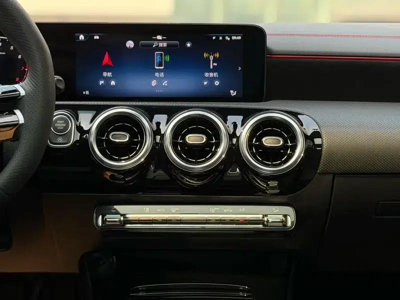 Mercedes-Benz CLA (Imported) 2025 CLA 200 Four-Door Coupe — миниатюра 7