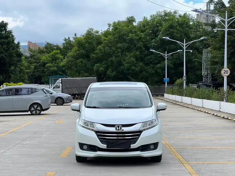 2015 Odyssey 2.4L Luxury Edition — миниатюра 2