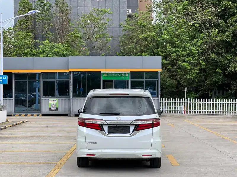 2015 Odyssey 2.4L Luxury Edition — миниатюра 4