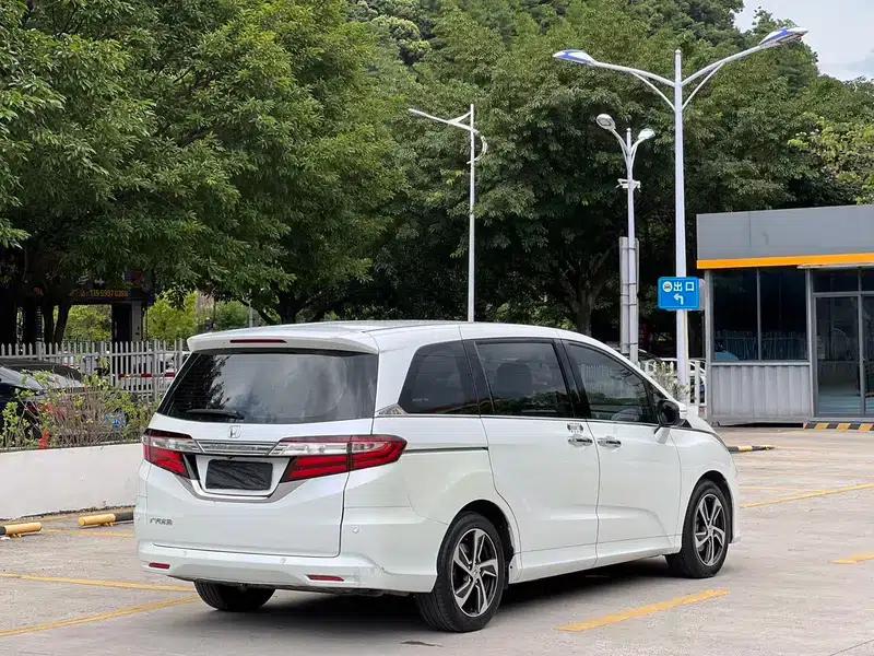 2015 Odyssey 2.4L Luxury Edition — миниатюра 5