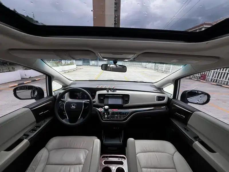 2015 Odyssey 2.4L Luxury Edition — миниатюра 8