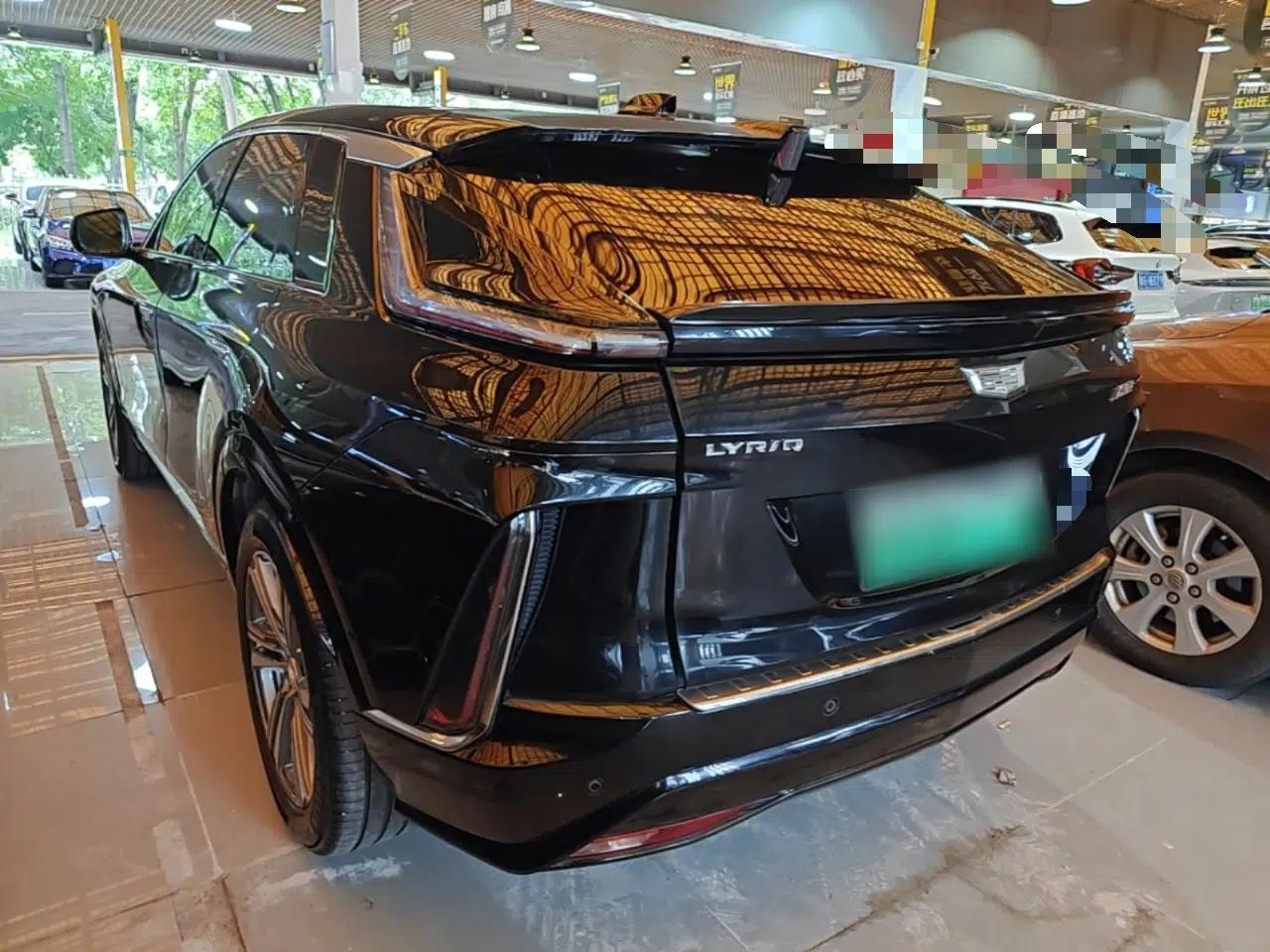 Cadillac LYRIQ 2022 Rear-Drive Long-Range Luxury Edition — миниатюра 4