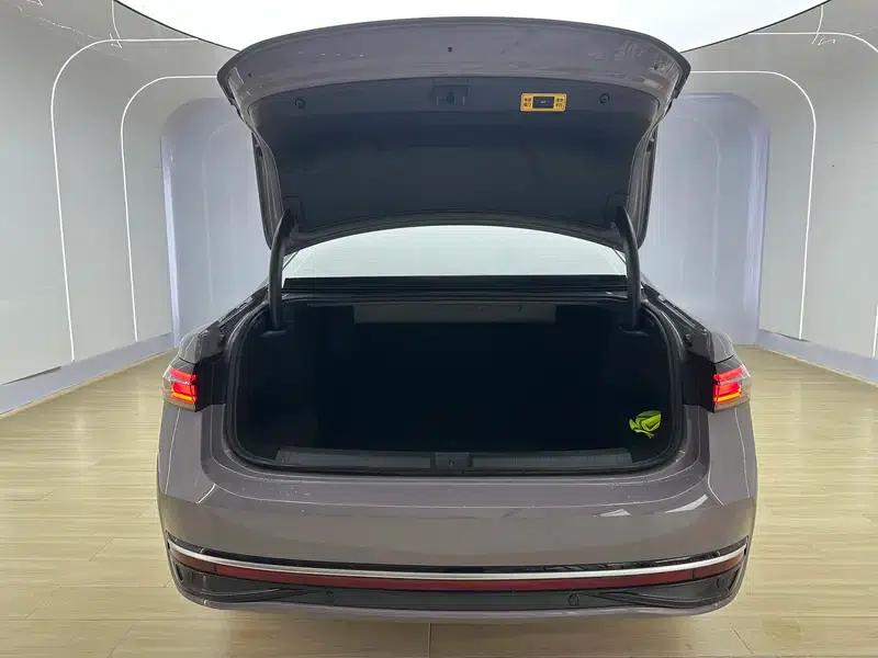 2025 Passat Pro 380TSI Dragon Edition — миниатюра 20