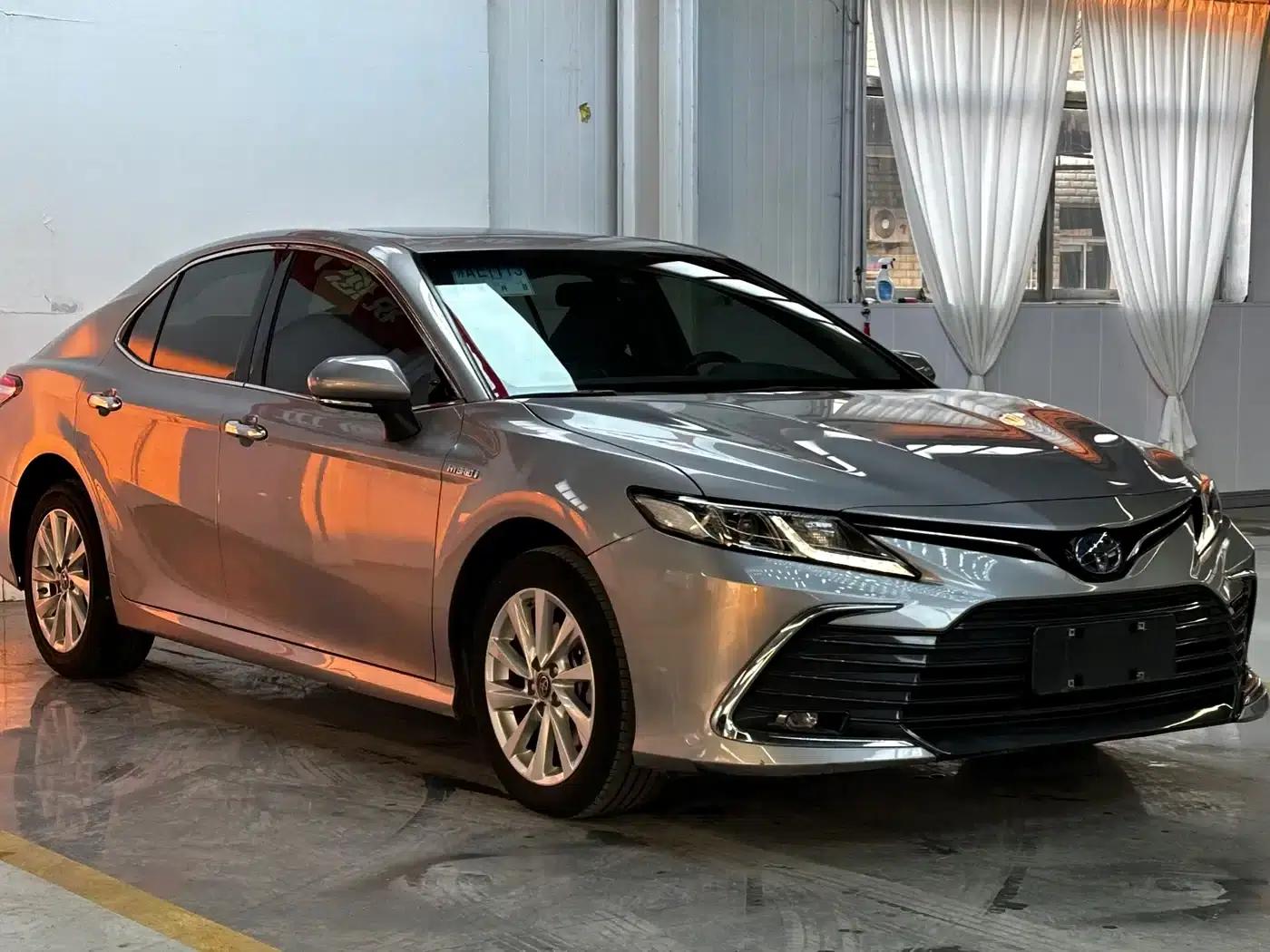 Camry 2021 Hybrid 2.5HGVP Leading Edition — миниатюра 3