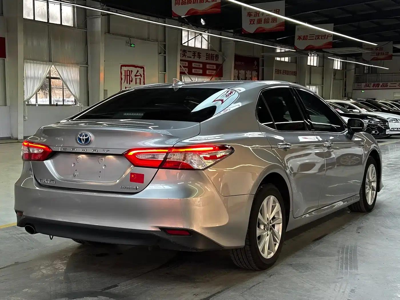 Camry 2021 Hybrid 2.5HGVP Leading Edition — миниатюра 5