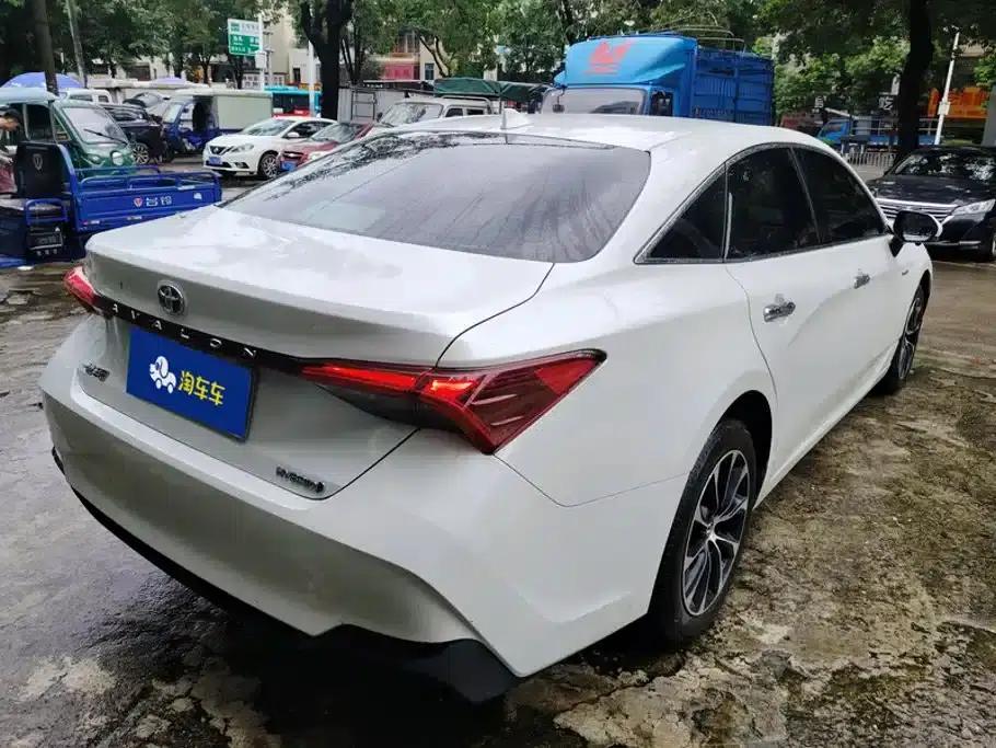 2023 Toyota Avalon Hybrid 2.5L Luxury Edition — миниатюра 3