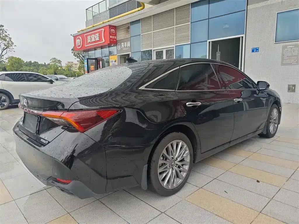 2022 Toyota Avalon Hybrid 2.5L XLE Premium Edition — миниатюра 2