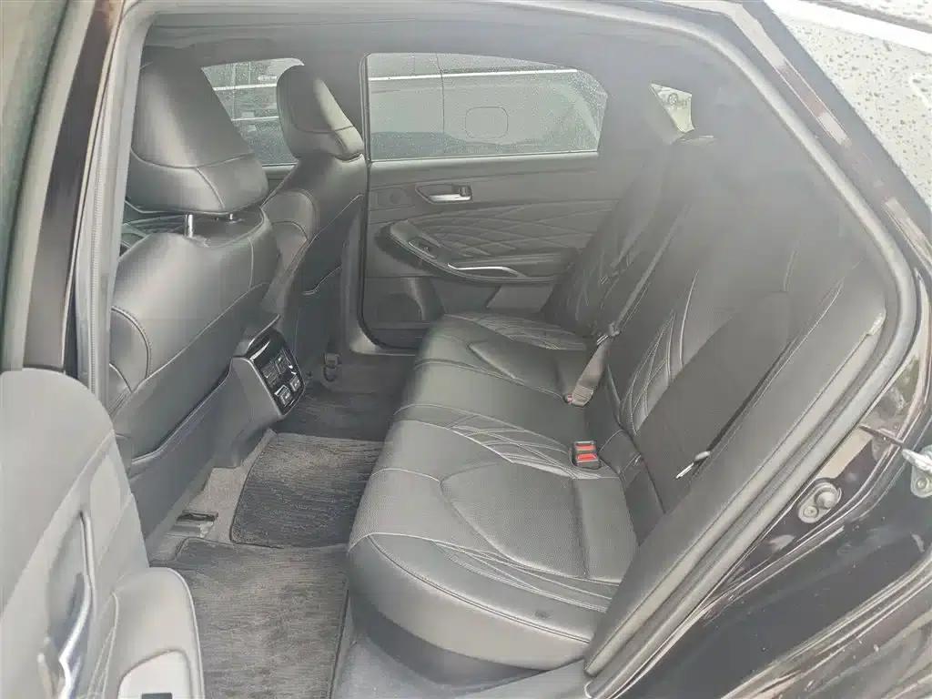 2022 Toyota Avalon Hybrid 2.5L XLE Premium Edition — миниатюра 9