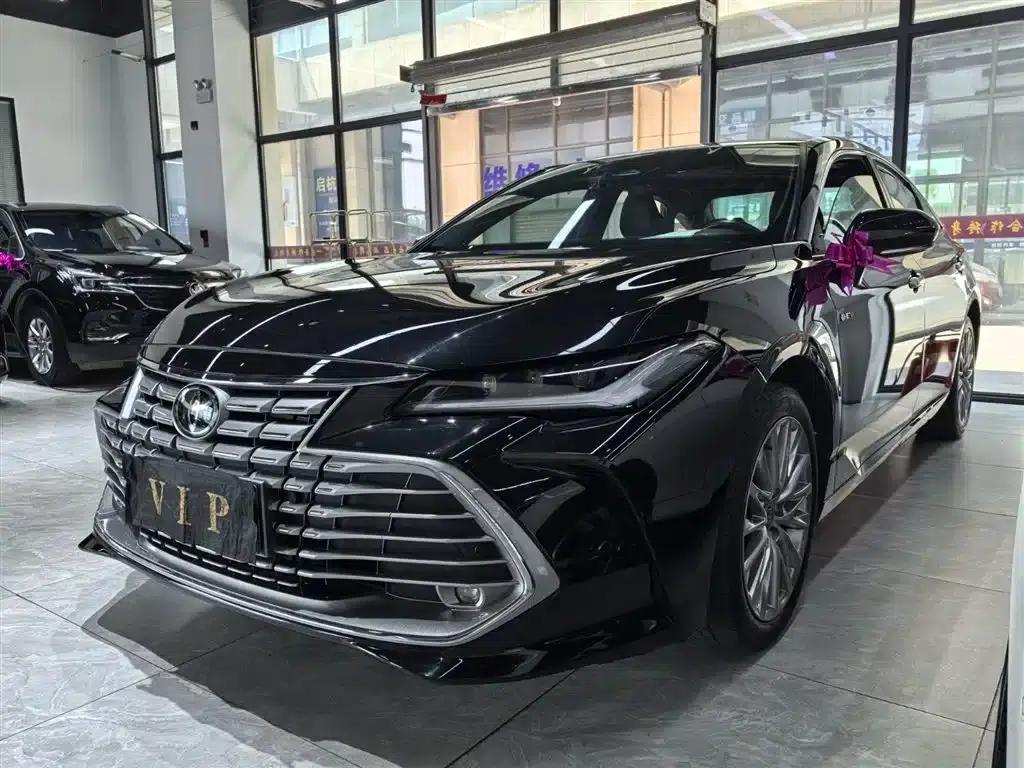 2024 Toyota Avalon Hybrid 2.0L Luxury Edition — миниатюра 1