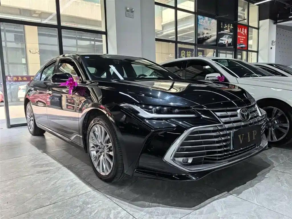 2024 Toyota Avalon Hybrid 2.0L Luxury Edition — миниатюра 3