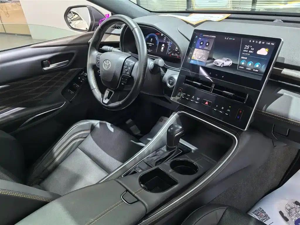 2024 Toyota Avalon Hybrid 2.0L Luxury Edition — миниатюра 4