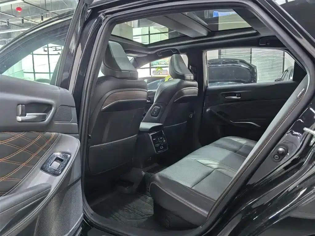 2024 Toyota Avalon Hybrid 2.0L Luxury Edition — миниатюра 5