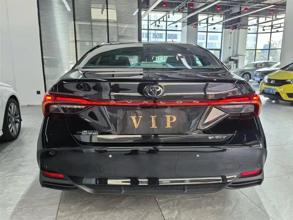 2024 Toyota Avalon Hybrid 2.0L Luxury Edition — миниатюра 8