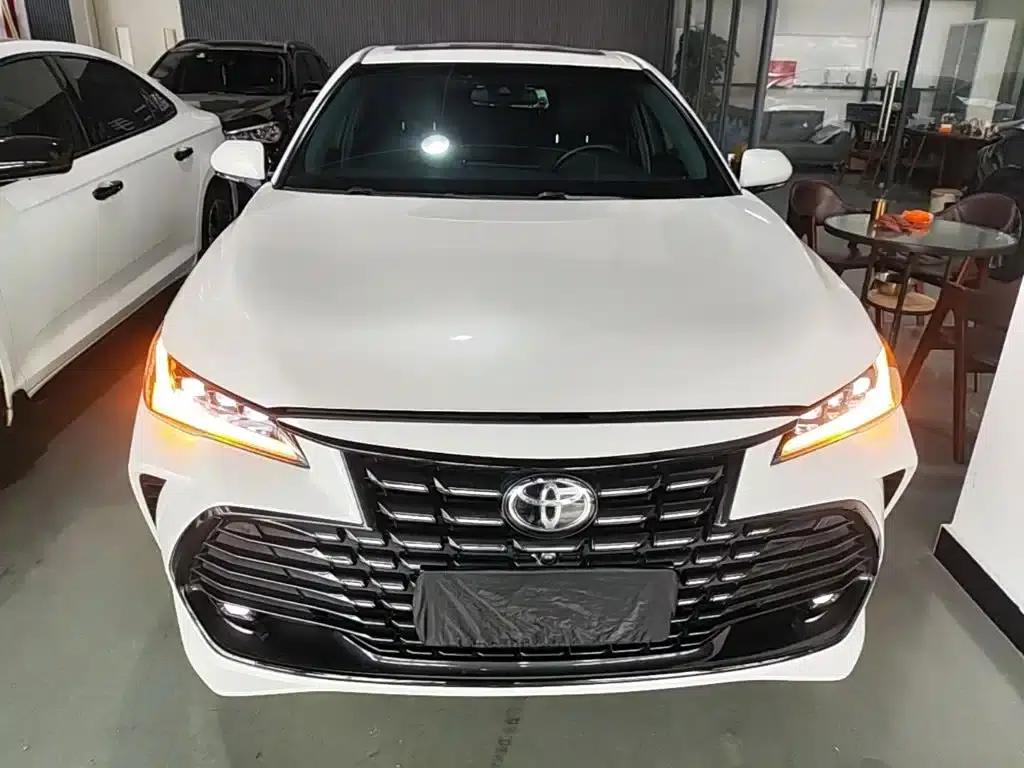 2022 Toyota Avalon 2.0L Luxury Edition — миниатюра 3