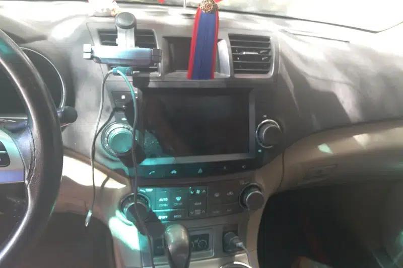 2012 Highlander 2.7L 2WD 7-seater Luxury Navigation Edition — миниатюра 11